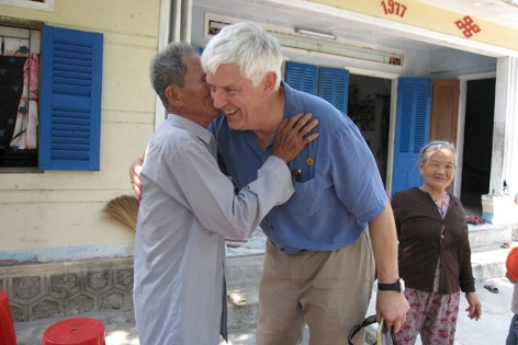 cuu binh paul cox nguoi mang su that ve cuoc chien tham khoc tai viet nam cho nguoi dan my