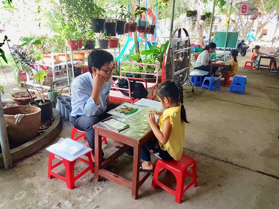 hon 27000 tre em thiet thoi 6 tinh thanh duoc huong loi tu du an cua save the children