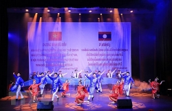 40 nghệ sĩ tham gia chương trình tình hữu nghị Việt - Lào
