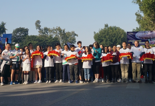 hanoi run for children 2019 thu hut dong dao dai su nghe si tham du