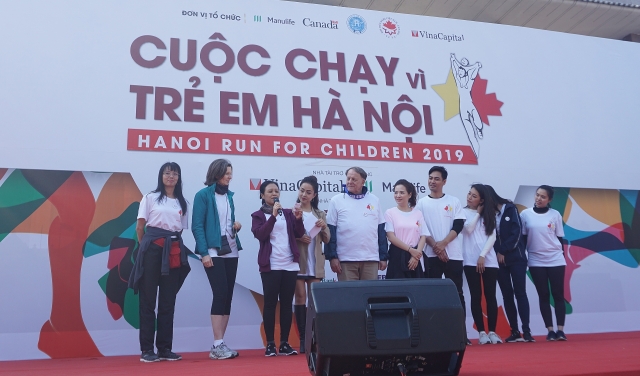 hanoi run for children 2019 thu hut dong dao dai su nghe si tham du