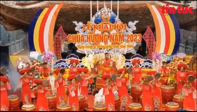 Trang trọng lễ khai hội chùa Hương 2023